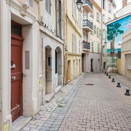 Cosy Studio Avec Coin Nuit A 200 Metres Du Palais Des Festivals Apartment Cannes