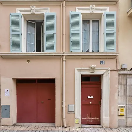 Cosy Studio Avec Coin Nuit A 200 Metres Du Palais Des Festivals